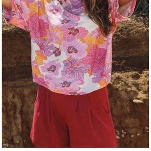 Ava Sky EUC Om Shorts L